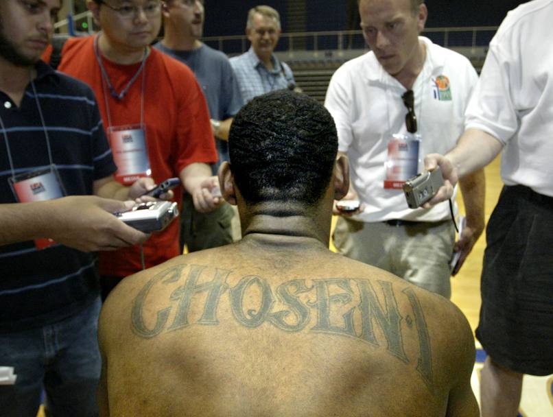 The Chosen 1, il Prescelto: LeBron mostra il tatuaggio col suo soprannome. Reuters